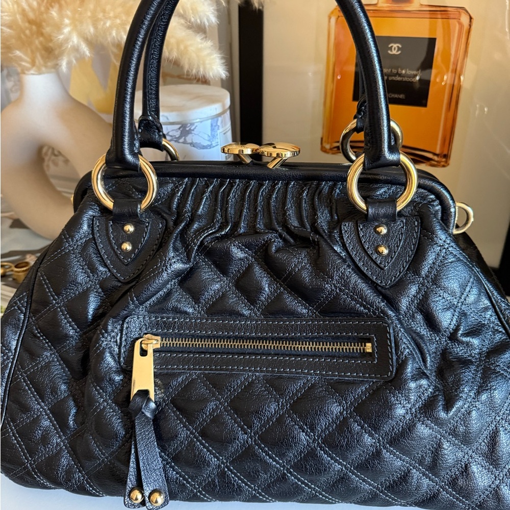 Marc Jacobs Stam Bag Black Quilted Leather Handbag with Gold Chain - Picture 6 of 13